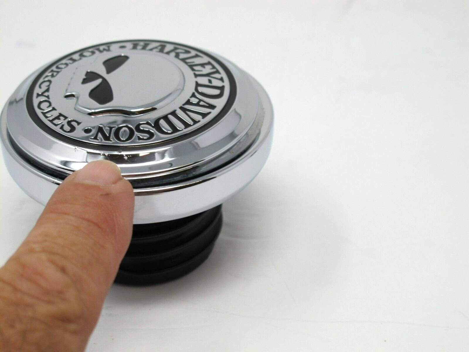 GENUINE HARLEY DAVIDSON CHROME L & R FUEL GAS CAPS WILLIE G SKULL
