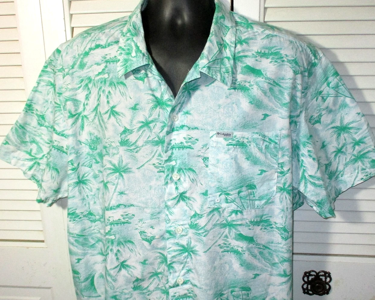 COLUMBIA PFG Short Sleeve Button Up Fishing Shirt~Men's XL~Tropical~EUC!
Opens in a new window or ta