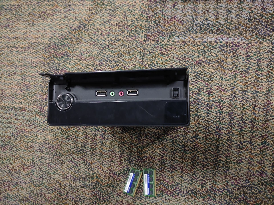 Shuttle XPC Computer Model No XH61V + AData Cards - Image 3 of 4