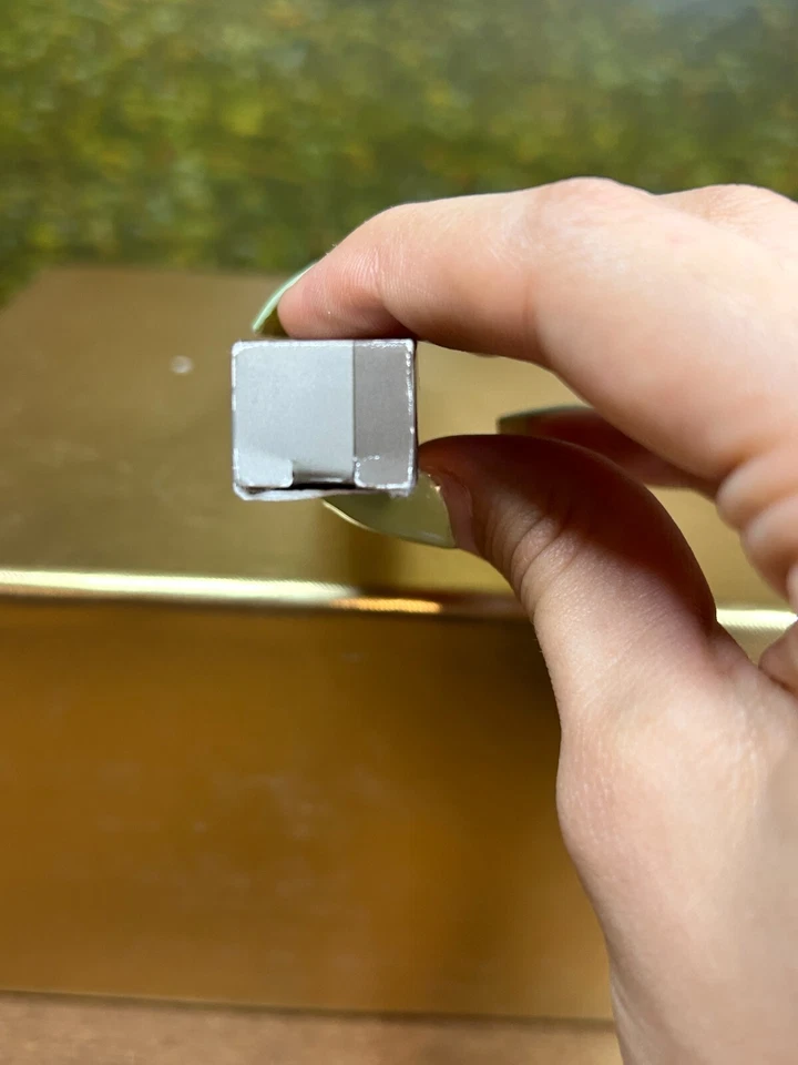 PRESCRIPTIVES LIPCOLORING PENCIL 1.3G SHEER CLEAR 19 (NEW WITH BOX) - Image 4 of 4