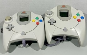 SEGA Dreamcast HKT-3020 Console w/ 2 Controllers HKT-7700, 2 VMUs, Cords,OEM Box