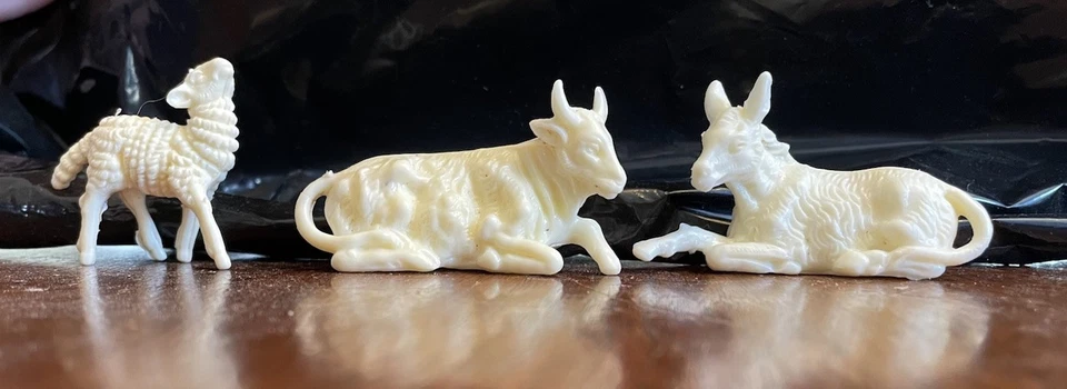 Vtg 9 Pc Miniature Nativity Scene Pieces Made In Italy White Plastic - Image 3 of 4