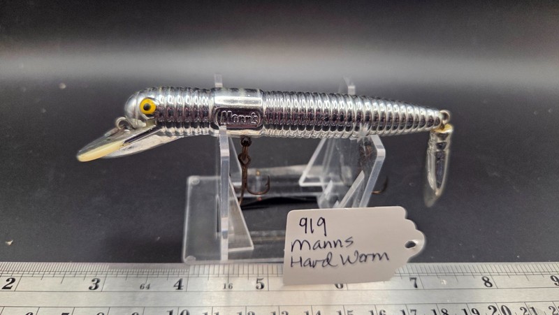 919   Vintage Tom Manns The Hardworm  Silvertone.