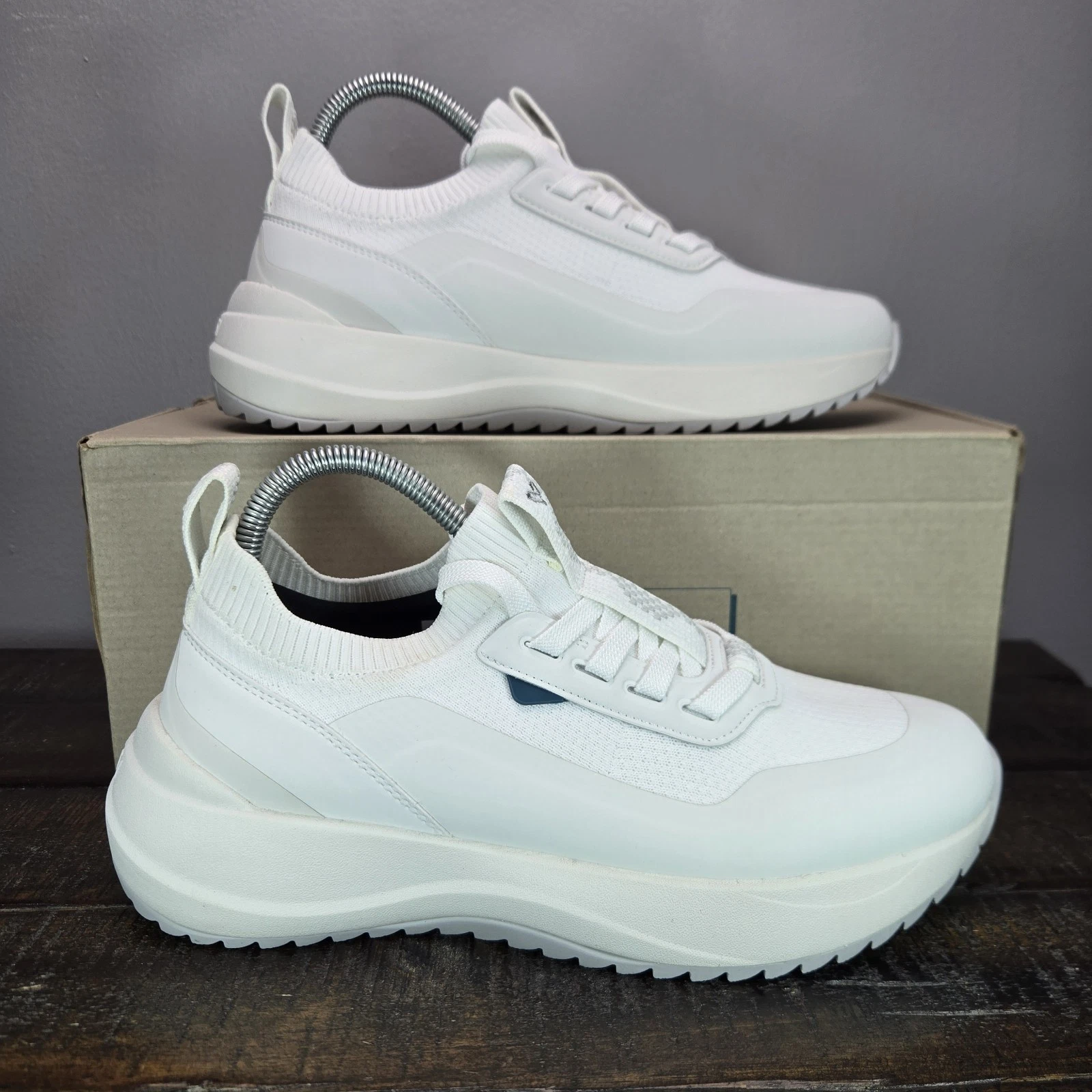 Vessi Stormburst Low top Womens Size 8 Waterproof Shoes Sneakers Hiking White
