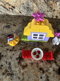 Lego Duplo Disney Princess 6152 Snow White's Cottage-Missing Two Pieces