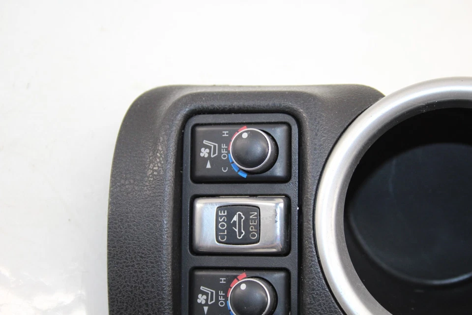 Portavasos convertible Nissan 370z 2010-2020 con controles térmicos/techo OEM DD33 Foto 3 de 4