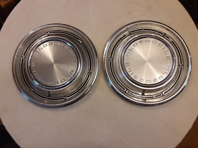 Vintage 1968 Oldsmobile 14 Inch Hubcaps