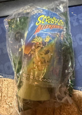 BURGER KING KIDS MEAL TOY-----SCOOBY DOO---ALIEN INVADERS--2000