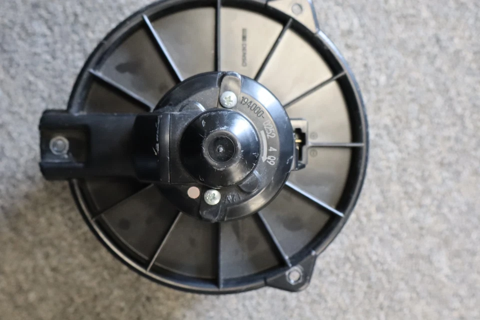 Ventilador de motor soplador OEM LHD - Aston Martin V8 V12 Vantage DBS DB9 - 4G43-19F613-AA Foto 3 de 4