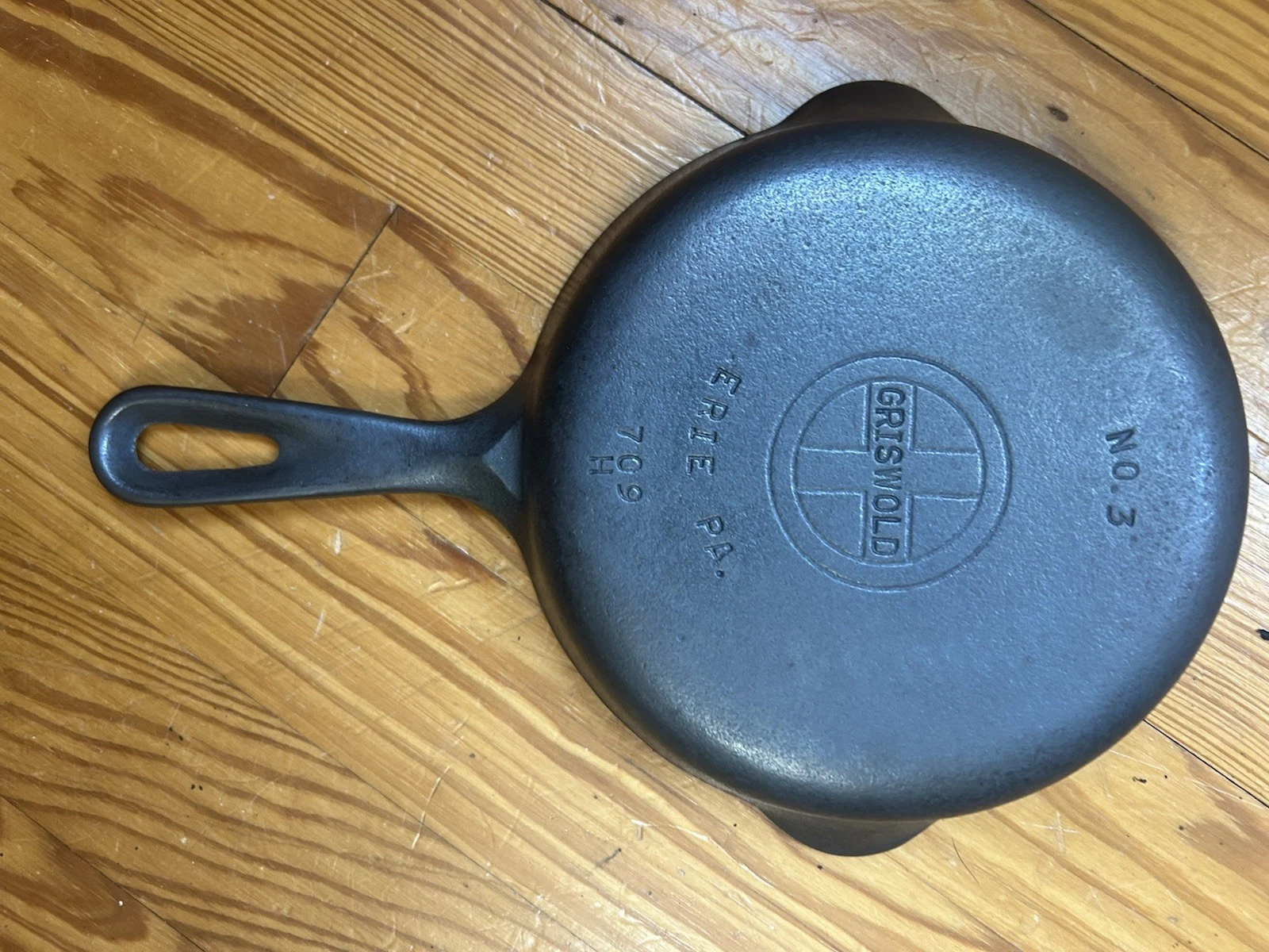 Vintage No 3 Cast Iron Skillet Small Block Logo 709H