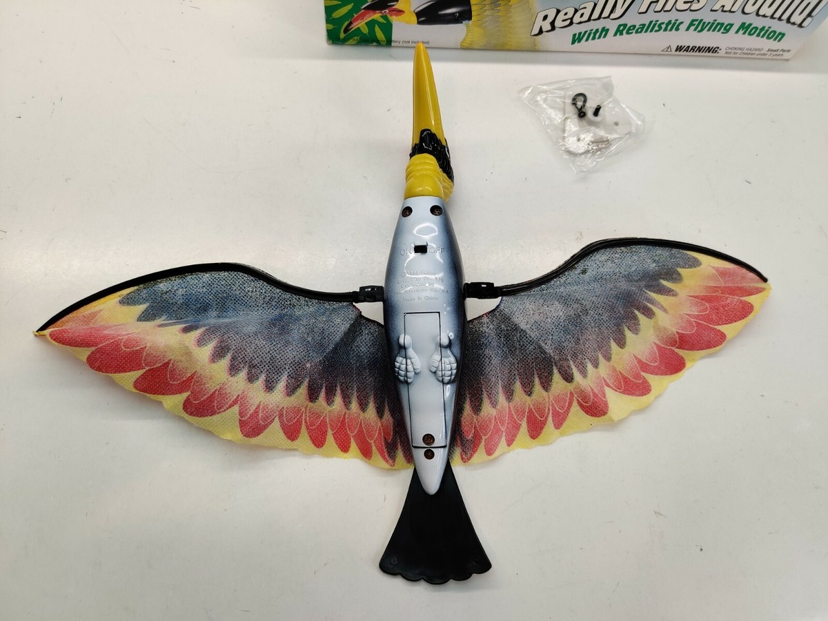 ABL 2000 Flying Bird of Paradise Hornbilled Toucan Realistic