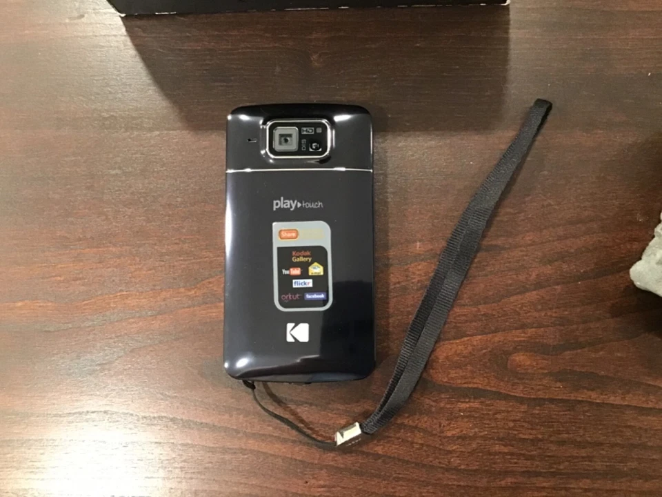 Cámara de video táctil Kodak Pocket Play Zi10 cargada probada y funcionando Foto 3 de 4