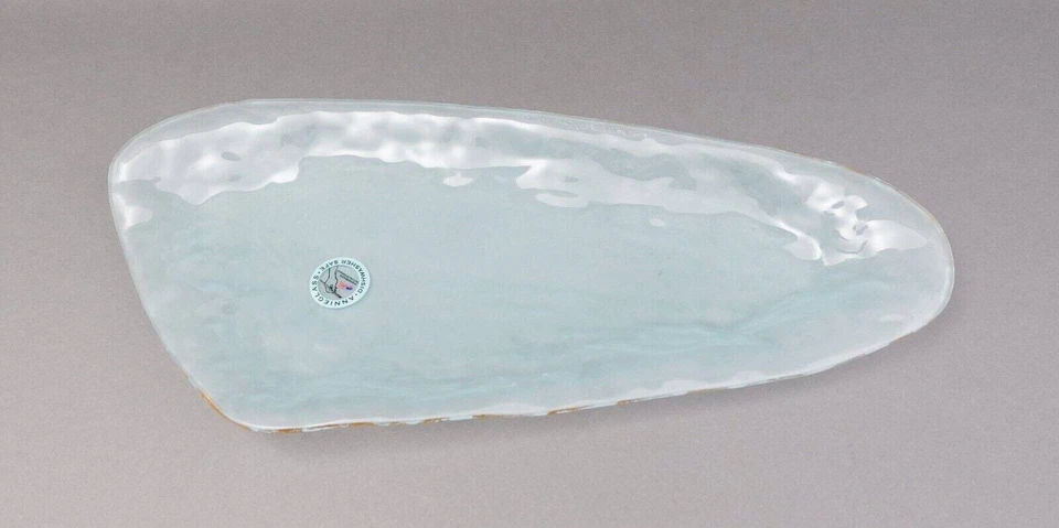 Juego de 2 bandejas con borde dorado de vidrio artístico serie Shell Tiburón Coquina firmado por Annieglass Foto 3 de 4