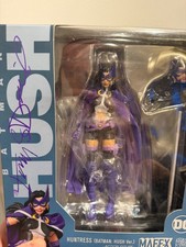 BRAND NEW MAFEX Huntress AUTOGRAPHED by Tony Daniel BNIB US Seller