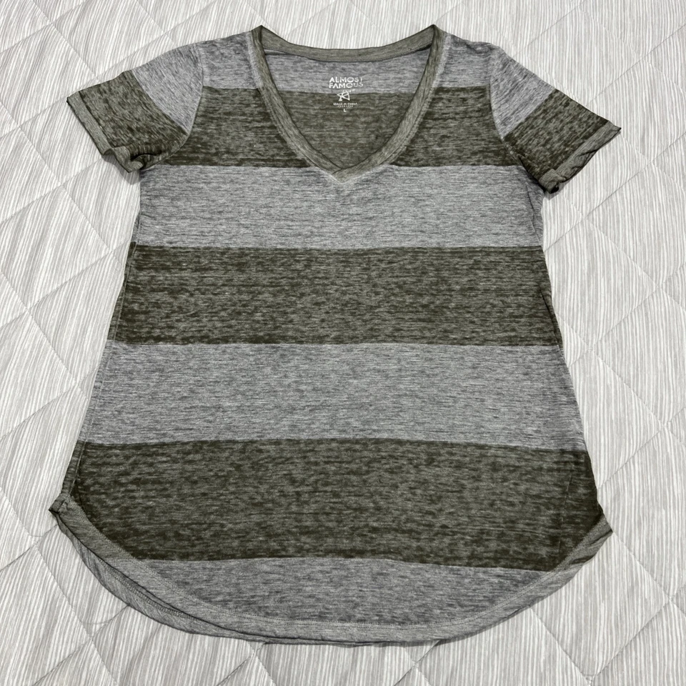 Almost Famous Shirt Womens Large Gray Green Stretch Lightweight V-Neck - Image 2 of 4