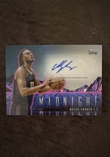 2023-24 Topps Midnight - Horizon Signatures Myles Turner #HS-MT (AU)