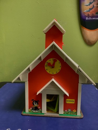 VINTAGE 1971 FISHER PRICE PLAY FAMILY SCHOOL HOUSE LITTLE PEOPLE - preowned - Picture 2 of 17
