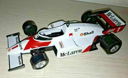 Modellini statici di auto da corsa Formula 1 Burago McLaren