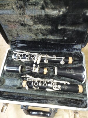 Signet Resonite Selmer Clarinet w/ Case, very good condition, Made