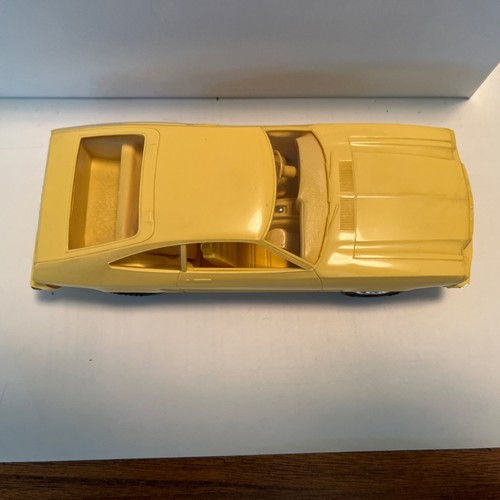 1975 Ford Mustang II Mach 1 Plastic Promo Model 1/25 Scale Yellow & Black - Picture 2 of 12