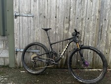 Giant Anthem Advanced Mountain Bike Full Suspension Carbon, M. Fox Live Valve.