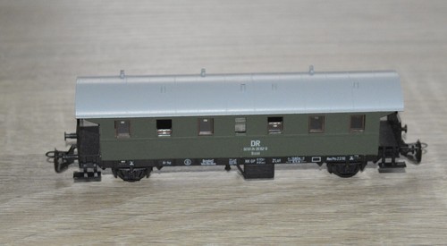 TT Tillig Bahn DR Personenwagen 505024-26-152-3 Baai / sehr gute Fahreigenschaft | Zustand: Gebraucht