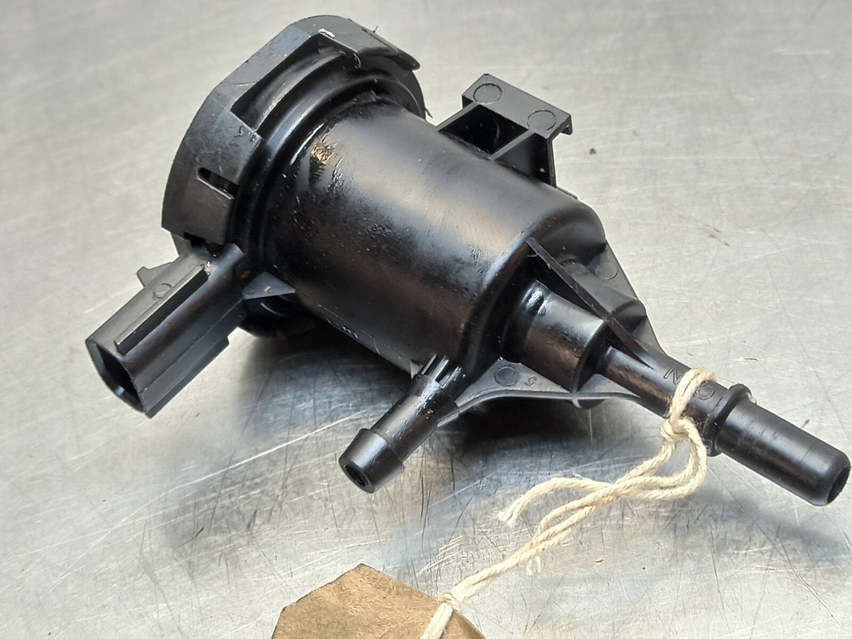 Mercedes Benz W205 C350 14-19 2.0 Hybrid Petrol Fuel Purge Valve 