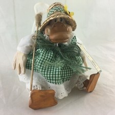Russ Berrie Co. The Country Folks Duck Miss Happywings Straw Hat Flower