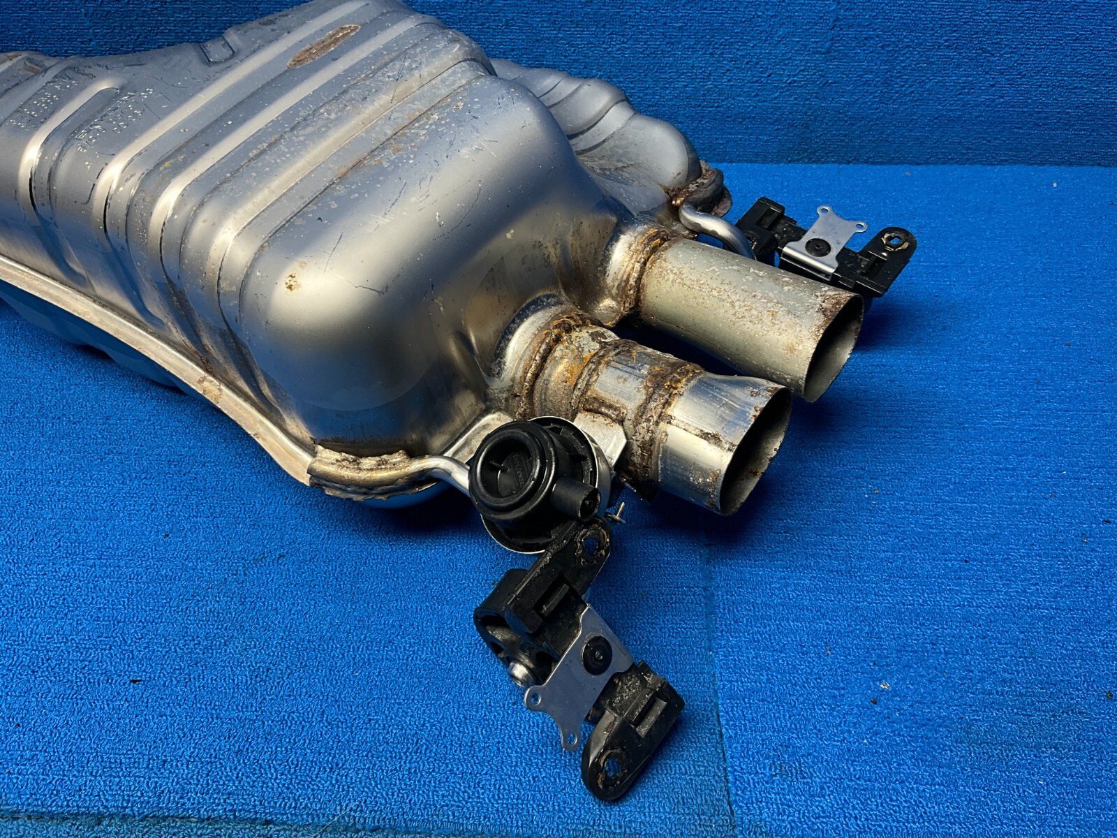 2006 - 2010 BENTLEY CONTINENTAL GT GTC REAR LEFT SIDE EXHAUST MUFFLER PIPE OEM