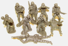 Lot of 9 different poses Green Army Men Toy Soldiers - Vintage New-Ray Toys