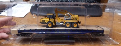 MENARDS 279-3076 ALASKA LONG FLAT CAR W/EXCAVATOR #06855 NIB O SCALE LQQK