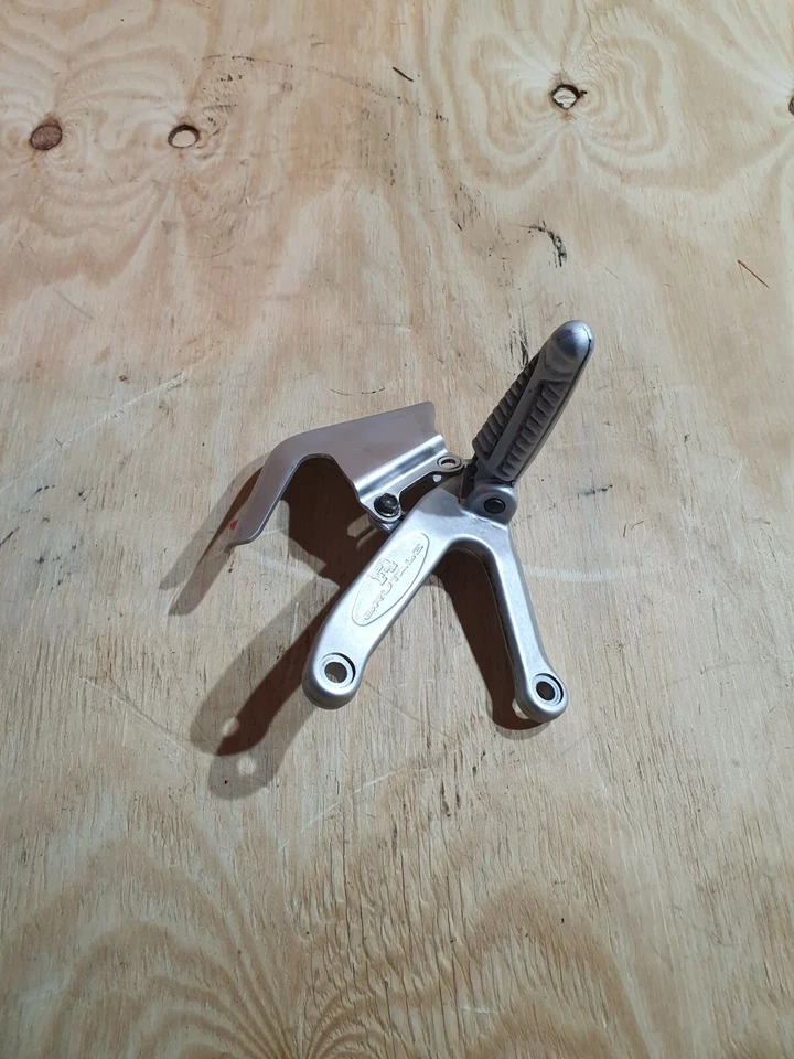 Reposapiés delantero izquierdo MV-AGUSTA BRUTALE 750 CRC 2007 Foto 3 de 4