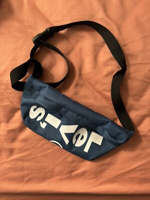 Levi's Unisex Navy Blue Logo Sling Solid Zip Belt Fanny Waist Pack