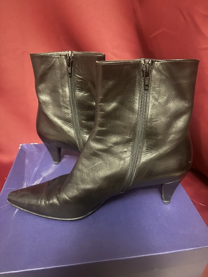 Stuart Weitzman Black Leather Booties - Image 4 of 4