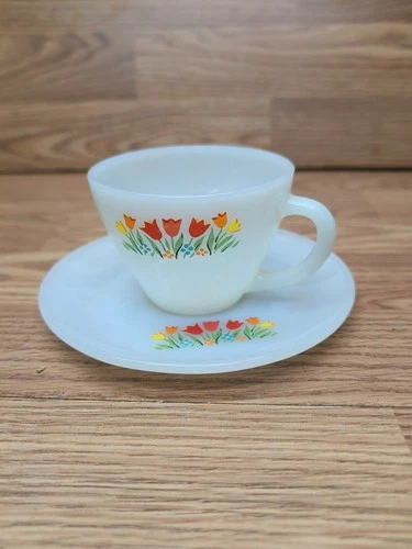 Vintage Fire-King Milk Glass Tea Cup & Saucer Floral Anchor Hocking Tulip