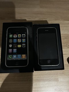 Apple iPhone (1st Generation) 8GB Noir iOS Smartphone barre avec boîte