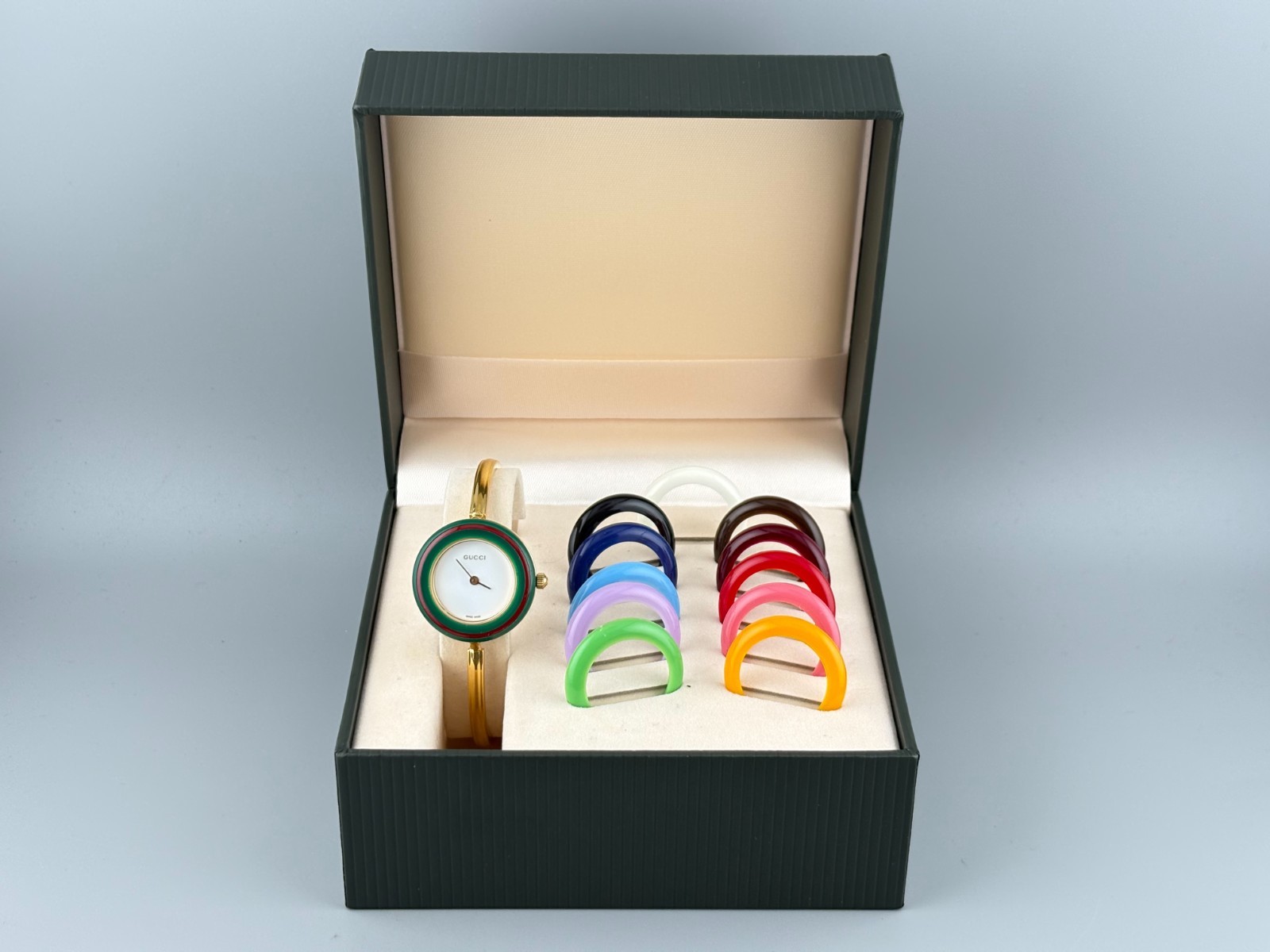 [Near MINT W/ Box] Gucci Change Bezel Watch 11/12.2 12 Colors Box White Gold image 2