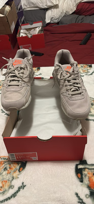 Brand New In The Box Women s Air Max Command PRM Size  11.5