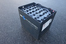 Batteria per carrello elevatore 24v 3PzS240 Ah C5-TEST 49% piombo acido (bagnato) batteria accumulo trogolo