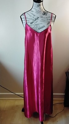 LA Cera Comfort Wear Size Medium Maxi Red Excellent Cond Sexy Witchy Millennial