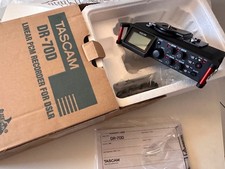 Registratore audio lineare PCM Tascam DR-70D per fotocamere DSLR