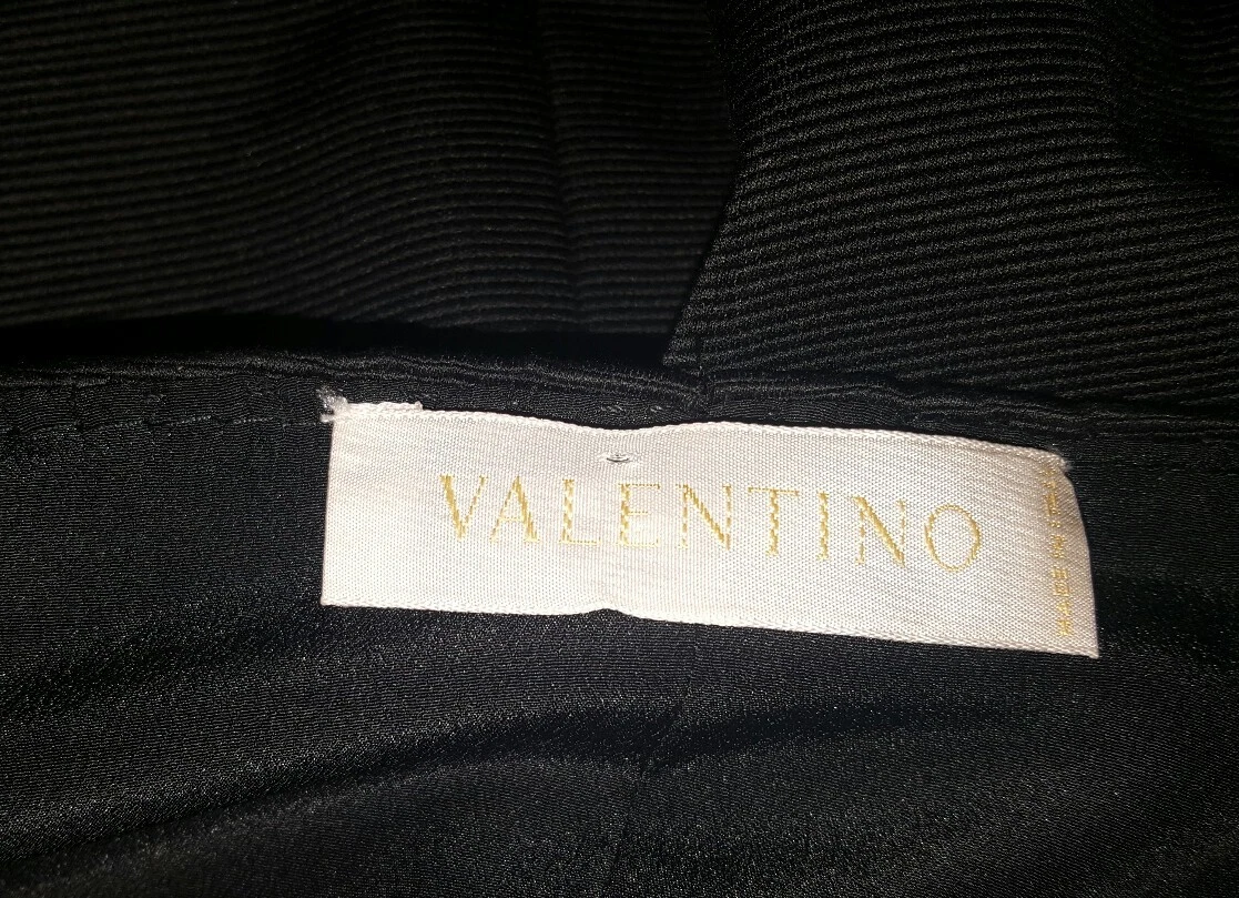 Abito Valentino smanicato profondo bottoni a V aderente davanti piccolo nero taglia 10