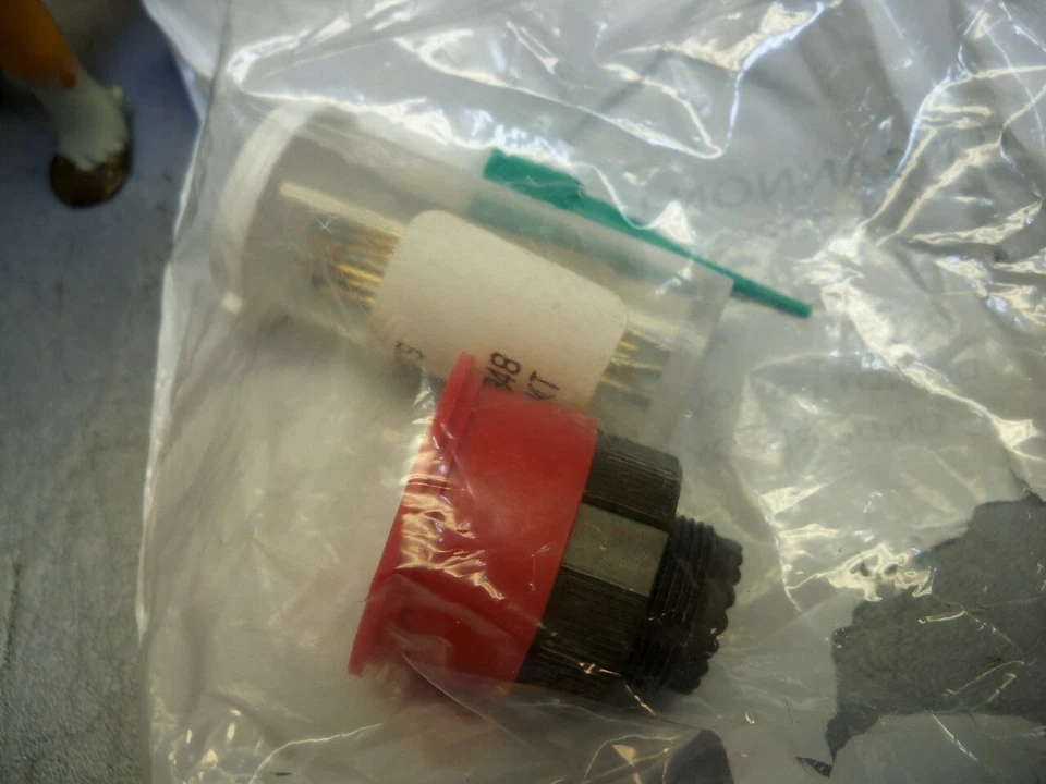 ITT Cannon D38999/26WC35SB Conn MIL-DTL-38999 Circular SKT 22 POS Cable Mount - Image 2 of 4