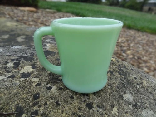 Vintage ANCHOR HOCKING FIRE KING JADEITE GREEN MUG - D Handle