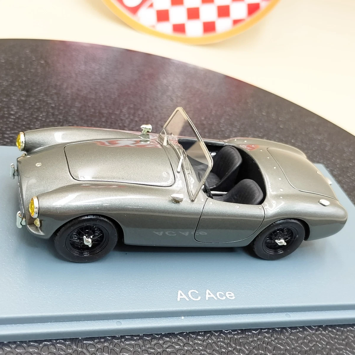 Miniature AC Ace Verte – NEO Scale Models 1/43, Modèle Résine NEO45005, Collection