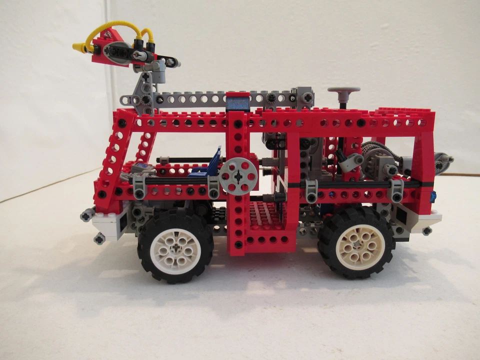 (AH 10) Lego Technic 8280 Feuerwehr Wagen mit OVP & BA ohne FIGUREN - Bild 2 von 4