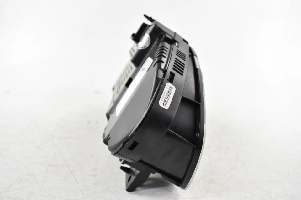 Medidor de velocímetro usado serve: 2015 Audi A8 cluster MPH com opção de cruzeiro adaptativo 8T4 - Imagem 2 de 4