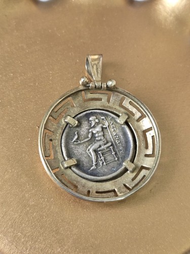 Greek Coin Alexander the Great Pendant With Greek Key Border Silver Gold Replica - Imagen 4 de 11