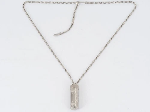 LOUIS VUITTON（LV） Collana Louis Vuitton ciondolo catena monogramma strass portapillole M68248 argento