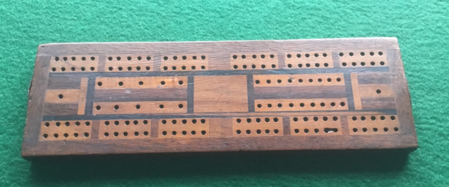 Antique Hardwood Marquetry CRIBBAGE BOARD 26cm x 8.5cm + 4 Original Pegs